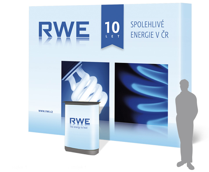 RWE_10let_3_prezentacni_stena_stolek